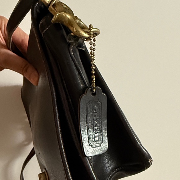 Coach Vintage Black Leather Shoulder Bag - Picture 4 of 11